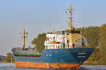 GLOBIA (IMO: 7823334, MMSI: 377455000) am 6.10.2018 in Höhe des Skandinavienkais in Lübeck-Travemünde