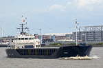 Die HENRIKE ex. ARKLOW SURF IMO-Nummer:9218222 Flagge:Deutschland Länge:90.0m Breite:12.0m Baujahr:2000 Bauwerft:Barkmeijer Shipyard,Stroobos Niederlande auslaufend aus Hamburg am 27.08.20 vor Blankenese.