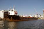 Frachtschiff Papenburg am 03.10.15 vor der Neptunwerft in Warnemünde.