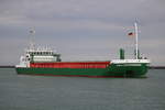 Der Frachter PAIVI auf dem Seeweg von Frederica nach Rostock-Überseehafen beim Einlaufen in Warnemünde.28.08.2020