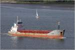 Die 1997 gebaute ROVA (IMO 9138769) fährt Höhe Bremerhaven weserabwärts Sie ist 84,9 m lang und 12,6 m breit. Heimathafen ist St. John's (Antigua and Barbuda). Früherer Name: SCOT RANGER. 03.08.2020