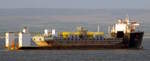 Das 217m lange Transportschiff RED ZED 1 am 26.05.25 vor Invergordon.