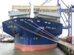 Ein Containerschiff STAR GRIP am Land im Hafen Rotterdam.