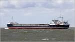 Die 1992 gebaute SHETLAND TRADER (IMO 9030486) ist am 08.07.2019 auf der Unterelbe unterwegs. Sie ist 74,94 m lang und 11,4 m breit, hat eine GT/BRZ von 1.512 und eine DWT von 2.386 t. Heimathafen ist Bridgetown (Barbados).