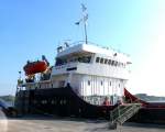 MS VOLGO BALT 210 IMO 8230376, hat eine Lnge von 114m und passt aus dieser Position nicht ganz auf's Bild, daher nur das Brckenhaus am Achterdeck im Lbeck-Schlutuper Hafen am Burmannkai...