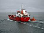 Tanker  AQASIA  auslaufend Rostock am 16.10.13 mit Pilot