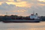 Tanker Frank IMO-Nummer:9204049 Flagge:Gibraltar Lnge:138.0m Breite:22.0m Baujahr:2000 Bauwerft:Union Naval De Levante,Valencia Spanien nach Hamburg einlaufend vor Schulau Wedel am 26.10.13