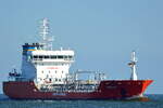Die FIDELIO ,�l und Chemikalientanker, IMO-Numme:9684108 Flagge:Zypern L�nge:104.0m Breite:17.0m Baujahr:2014 vor der Alten Liebe Cuxhaven aufgenommen am 25.06.26