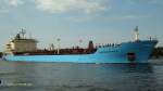 MAERSK BORNEO (IMO 9341445) am 24.7.2013, Hamburg, Köhlfleet einlaufend /
Produktentanker / BRZ 19.758 / Lüa 175 m, B 29,2 m, Tg 9,5 m / 7.150 kW (9.725 PS), 12 kn / 
2007 bei Guangzhoe International Shipyard, China / Eigner: Maersk Tankers Singapur, Management: Maersk Tankers Kopenhagen, Dänemark / Flagge + Heimathafen: Singapore /

