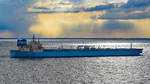 MAERSK PIPER  (IMO: 9319703) am 21.08.2020 in der Ostsee im Licht der untergehenden Sonne.