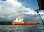 NAVION OSLO  IMO 9209130 am 28.8.2010, einlaufend Hamburg, vor velgnne /  Tanker / Flagge: Bahamas  / Bauj.