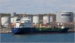 Die 2003 gebaute PANDION (IMO 9256420) liegt am 23.07.2018 in Nynäshamn. Dieser Asphalt/Bitumen-Tanker sit 116,9 m lang und 18 m breit, hat eine GT/BRZ von 6.280 und eine DWT von 6.319 t. Heimathafen ist Limassol (Zypern).
