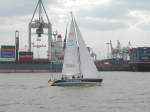 Hamburg a 19.5.04, Die hamburger Sparkasse  macht den Hafen mit einer Yacht vom Typ X-482 unsicher:-)
