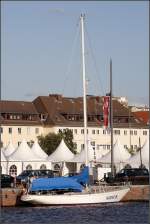 Die Sloop ASTA der Marineschule Mrwik war schon am Vorabend der Sail 2010 im neuen Hafen in Bremerhaven zu sehen. Sie wurde 1971 gebaut, ist 16 m lang, 3,91 m breit und hat eine Segelflche von 146 m. Heimathafen ist Flensburg.