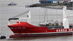 Die HHL NEW YORK (IMO 9448372) mit Schiffsfracht. Fracht besteht aus einigen Segelyachten, die auf dem Deck transportiert werden. Bremerhaven, 13.06.2017 
