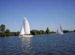 Die  Agro 22  und ein  Starboot  auf dem Adolfosee in Hckelhoven-Ratheim - Sommer 2006