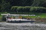 Anfang August 2021 fuhr die Segeljacht SUNFLOWER bei Remagen mit ihrem (Hilfs)motor langsam rheinabwärts.