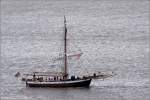 Die nordische Jagt GRNLAND wurde 1867 in Norwegen als Robbenfnger gebaut. Ein Jahr spter machte sie sich zur ersten deutschen Polarexpedition unter Kapitn Karl Koldewey Richtung Spitzbergen auf den Weg. Sie ist 29,30 m lang, 6,06 m breit, hat eine Tiefgang von 2,30 m und eine Segelflche von 283 m. Sie gehrt zur Flotte des Deutschen Schifffahrtsmuseums und ist hier whrend der Sail 2010 am 25.08.2010 auf der Weser unterwegs. 