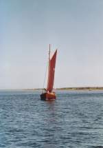 ein Zeesboot in der Rinne zwischen Hiddensee und Westrgen im Juli 2011