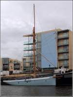 Die PEGGY ist ein ehemaliger Bristol Channel Pilot Cutter mit der No. 10 im Segel. Sie wurde 1903 gebaut, ist 14 m lang und 3,8 m breit. Ihr früherer Name war WAVE. 1920 wurde sie vom Lotsenboot zur Yacht umgebaut. Als Heimathafen ist inzwischen London angegeben. Hier liegt sie am 03.06.2014 im Floating Harbour von Bristol.