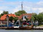 Segelschiff am 01.07.2014 im Hafen von Fedderwardersiel.