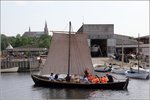Der Nachbau eines Wikingerschiffes im Hafen des Wikingerschiffmuseums in Roskilde. 01.06.2016