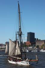 1-Master NOBILE (MMSI 211215180); Datum: 10.05.2015; Aufnahmeort: Elbe/Hafen Hamburg, Deutschland.