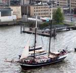 Die Abel Tasman am 12.05.2013 auf der Elbe vor Hamburg.