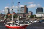2-Master ELDORADO (IMO 9509982); Datum: 10.05.2015; Aufnahmeort: Elbe/Hafen Hamburg, Deutschland. Das Bild entstand anl�sslich des 826. Hafengeburtstages.