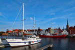 HOELDERLIN am 08.04.2020 im Hafen von Lübeck