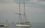 Der Gaffelschoner Joanna Saturna ist trotz seiner über hundert Jahre alten Geschichte eine der neuesten Charter - Segelschiffe auf der Ostsee. Hier beim Einlaufen in den Hafen von Kalmar am 07.06.2011. Der Heimathafen ist Uusikaupunki/Finnland