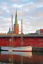 Stagsegelschoner KRISTA RUD im Hafen von Lübeck.