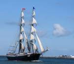 2-Mastbrigg  Mercedes  unter niederländischer Flagge im Seekanal Rostock-Warnemünde.
am 09.08.zur Hanse Sail 2014 fotografiert.