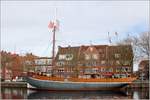 Dieser 1908 in den Niederlanden gebaute hölzerne Heringslogger liegt seit 1995 als Museumsschiff im Ratsdelft in Emden. Er trägt als Kennzeichen und Namen: AE 7 STADT EMDEN.
10.03.2017