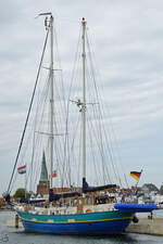 Die Segelyacht SAFIER hat im Yachthafen Rosenhof angelegt.