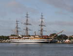 Die Amerigo Vespucci lag am Morgen des 09.08.2019 in Warnemünde