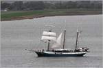 Die 1905 gebaute ATLANTIS ist mit etwas Tuch auf der Weser Höhe Bremerhaven unterwegs. Sie wurde 1905 als „Bürgermeister Bartels-Feuerschiff Elbe 2  gebaut. Über 70 Jahre versah sie an der Elbmündung ihren Dienst. Sie ist 57 m lang, 7,45 m breit und hat eine Segelfläche von 742 m². Heutiger Heimathafen der Barkentine ist Hoorn (Niederlande). 18.12.2020