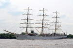 DAR MLODZIEZY IMO-Nummer:7821075 Flagge:Polen Länge:108.0m Breite:14.0m Baujahr:1982 Bauwerft:Stocznia Gdansk Shipbuilding,Danzig Polen anlässlich des Hafengeburtstags nach Hamburg einlaufend am 09.05.24
