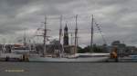 JUAN SEBASTIÁN DE ELCANO am 20.6.2014, Hamburg, Überseebrücke /
Viermastrahschoner (Segelschulschiff der spanischen Marine) / Lüa 113,1 m, B 13,1 m, Tg 6,8 m / Segelfläche: 3.5153 m², 16,9 kn / 1 Sulzer-Diesel  1.103 kW, 1500 PS, 6 kn / 1928 bei Echevarrieta y Larrinaga, Cádiz / Flagge: Spanien, Heimathafen: Cádiz /
