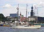 Segelschiff im Hafen von Hamburg im Sommer 2008