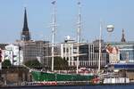3-Master RICKMER RICKMERS; Eigner/Betreiber: Museum; Datum: 02.08.2013; Aufnahmeort: Elbe/Hafen Hamburg, Deutschland. Das Bild zeigt die RICKMER RICKMERS an ihrem Dauerliegeplatz an den Landungsbr�cken.