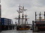 SHTANDART am 10.5.2014 in Hamburg zum Hafengeburtstag / einlaufend in den Sandtorhafen /  Nachbau einer Fregatte von 1703, Heimathafen St.