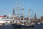 3-Master THALASSA (IMO 8101276); Datum: 10.05.2015; Aufnahmeort: Elbe/Hafen Hamburg, Deutschland. Das Bild entstand anl�sslich des 826. Hafengeburtstages.