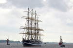 Die Kruzenshtern IMO-Nummer:6822979 Flagge:Russland Länge:114.0m Breite:14.0m Baujahr:1926 Bauwerft:Tecklenborg Schiffswerft&Maschinen,Bremerhaven Deutschland bei der Einlauparade zum 830