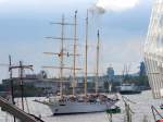 Die Star Flyer am 12.05.2013 auf der Elbe vor Hamburg.