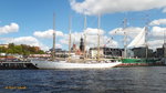 SANTA MARIA MANUELA am 4.5.2016 (Hafengeburtstag), Hamburg, Elbe, Landungsbrücken  /
Viermast – Gaffelschoner / Lüa 68,64 m, B 9,8 m, Tg 5,94 m / 1244 m² Segelfläche, 1MTU-Diesel, 500 PS / gebaut 1937 bei CUF-Werft, Lissabon / Restaurierung: 2007-2010 / Heimathafen: Aveiro, Portugal /
