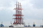 Die Sedov IMO-Nummer:7946356 Flagge:Russland Länge:118.0m Breite:14.0m Baujahr:1921 Bauwerft:Friedrich Krupp Germaniawerft,Kiel Deutschland bei der Einlaufparade zum 830 Hamburger Hafengeburtstag am 10.05.19