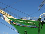 RICKMER RICKMERS am 26.2.2019, Namenszug und Gallionsfigur, Hamburg, Elbe, Liegeplatz Fiete Schmidt Anleger /  Ex-Namen: RICKMER RICKMERS > 1912, MAX > 1916, FLORES > 1924, SAGRAS > 1962, SANTO