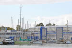 Diverse Boote bei der BÖBS-Werft in Lübeck-Travemünde. Aufnahme vom 11.10.2022