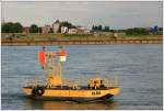 Havarie Duisburg Homberg - Zur Absicherung der Bergungsstelle wurde vom Wasser- und Schifffahrtsamt Duisburg Rhein ein Schifffahrtszeichen abgesetzt.